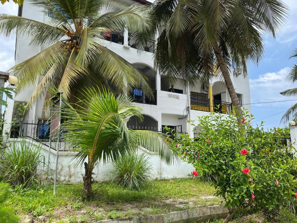 Swiss Cottage Kribi Exterior photo